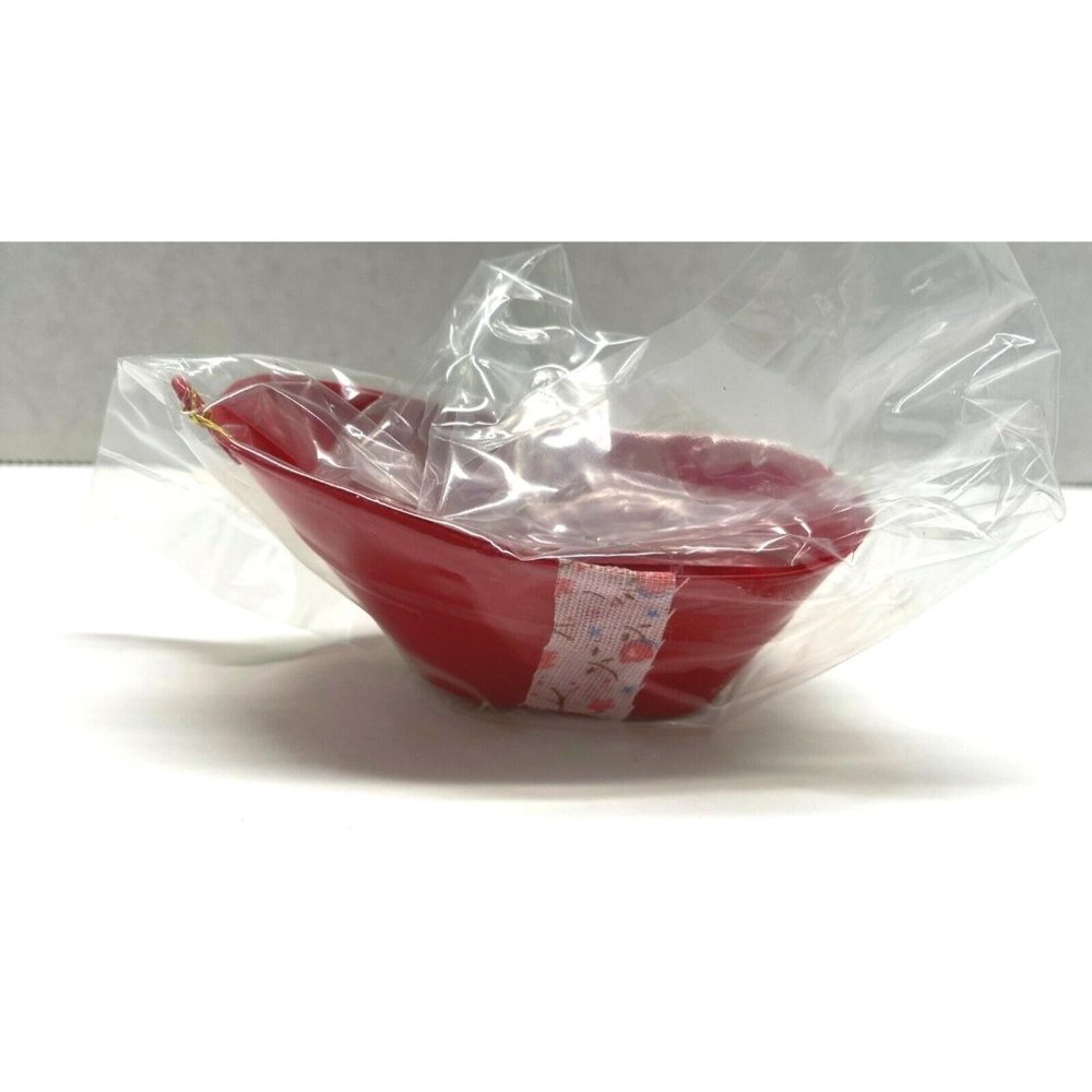 Little Red Bath Tub Holiday Metal Christmas Tree Ornament Vintage Taiwan 3.5"
